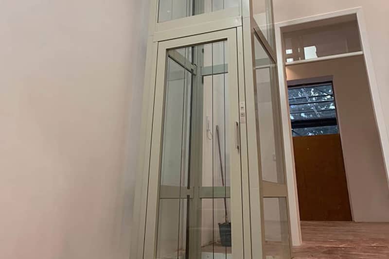 instalación de un ascensor doméstico en casa